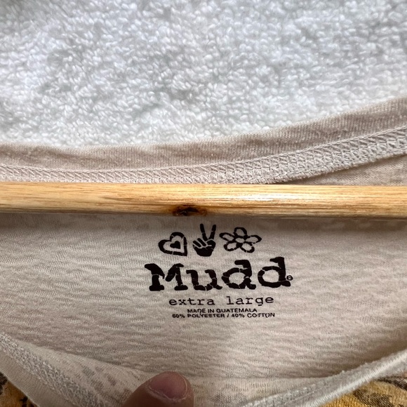 Juniors Women Crew Neck Short Sleeve Graphic BurnOut T-Shirt. Size XL - Picture 3 of 3